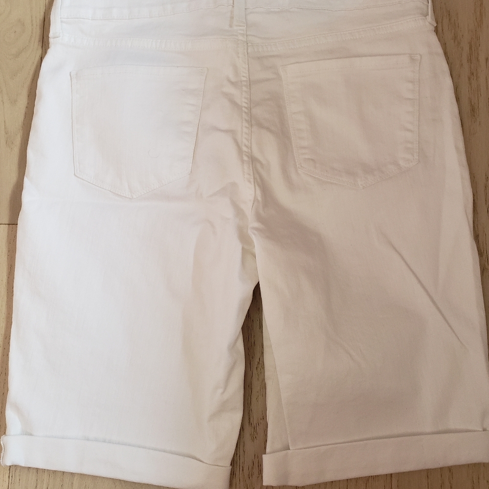 NYDJ SHORTS